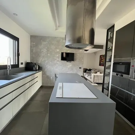 Holiday home Anavi - Maison 4 Et Piscine Saint-Caprais-de-Bordeaux