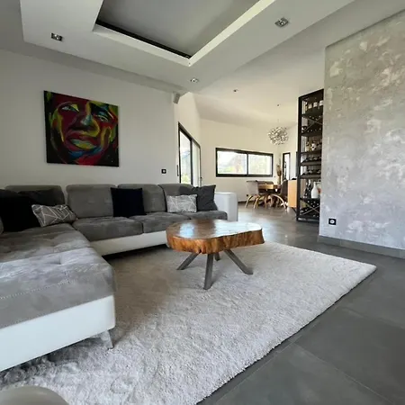 Casa vacanze Anavi - Maison 4 Et Piscine Saint-Caprais-de-Bordeaux
