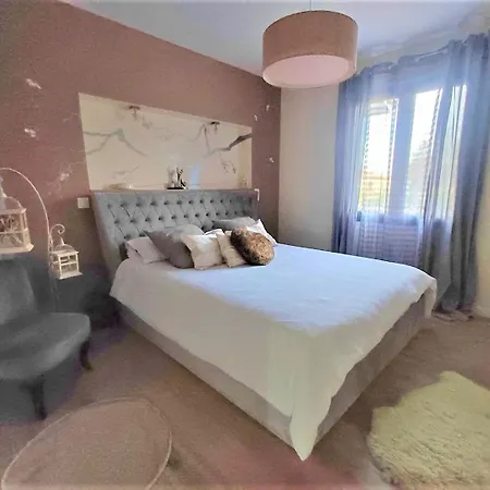 Casa vacanze Anavi - Maison 4 Et Piscine Saint-Caprais-de-Bordeaux